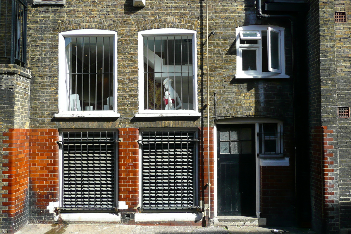 รูปถ่าย อังกฤษ(United Kingdom) ลอนดอน(London) ตรอกเซาท์มอลตัน(South Molton Lane) 2007-09 22