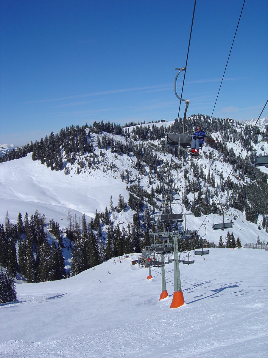 รูปถ่าย ออสเตรีย(Austria) คิทซ์บูเฮล(Kitzbuhel) สกี(Ski) 2005-03 132