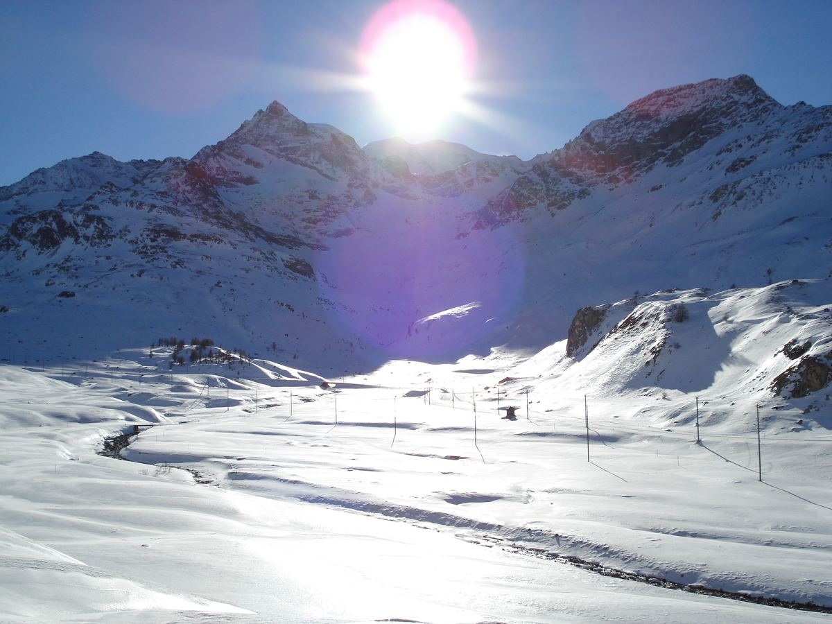 รูปถ่าย สวิสเซอร์แลนด์(Switzerland) จากปอนเตรซีนาไปลาโกเบียนโก(From Pontresina to Lago Bianco) 2007-01 49