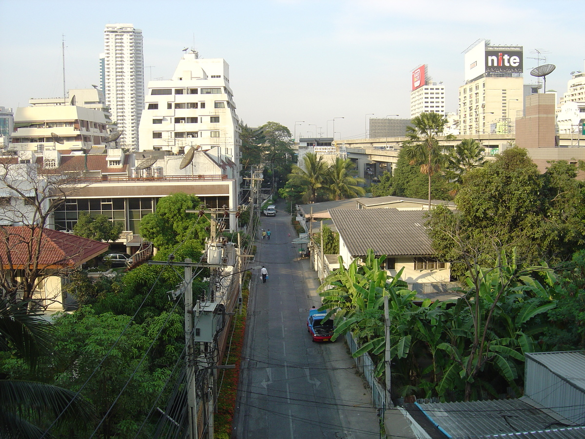 รูปถ่าย ไทย(Thailand) กรุงเทพมหานคร(Bangkok) รถไฟฟ้า(Sky Train) 2004-12 13