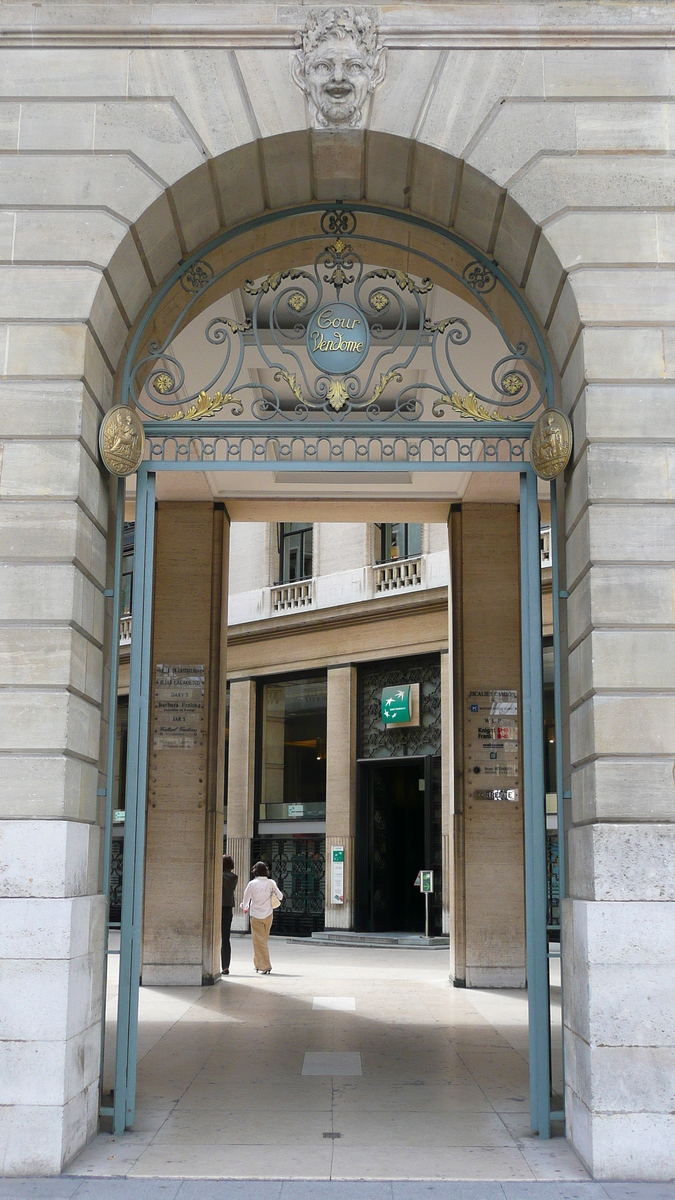 รูปถ่าย ฝรั่งเศส(France) ปารีส(Paris) จัตุรัสว็องโดม(Place Vendome) 2007-07 32