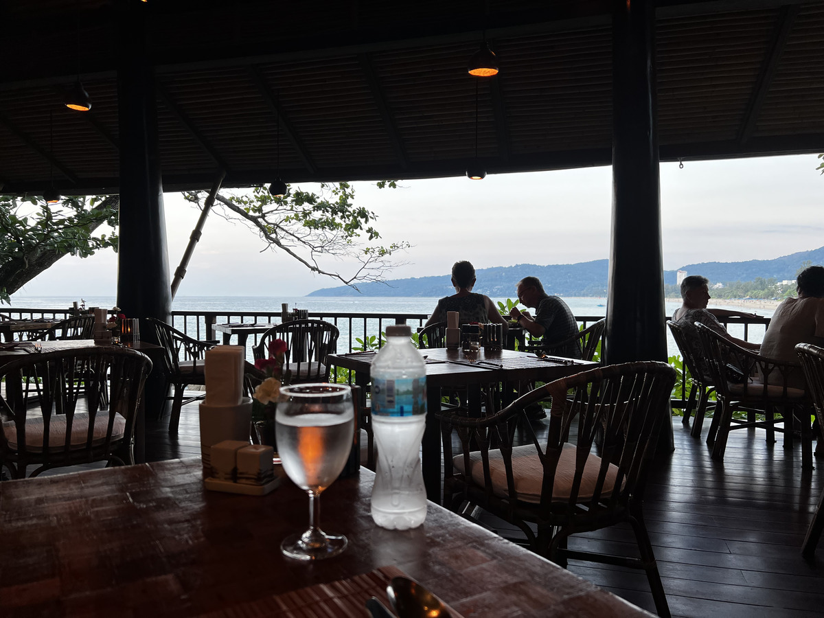 รูปถ่าย ไทย(Thailand) ภูเก็ต(Phuket) หาดกะรน(Karon Beach) ร้านอาหารออนเดอะร็อก(On the rock Restaurant) 2021-12 69