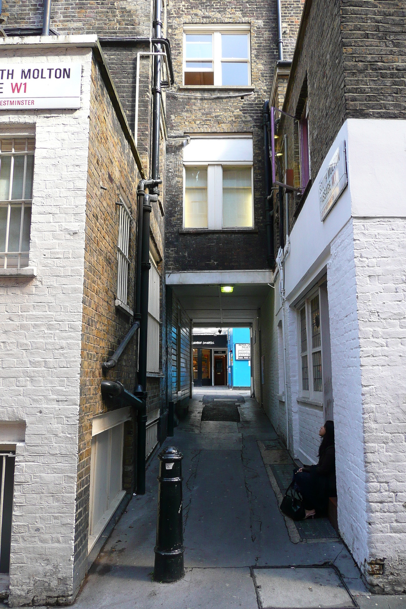 รูปถ่าย อังกฤษ(United Kingdom) ลอนดอน(London) ตรอกเซาท์มอลตัน(South Molton Lane) 2007-09 16