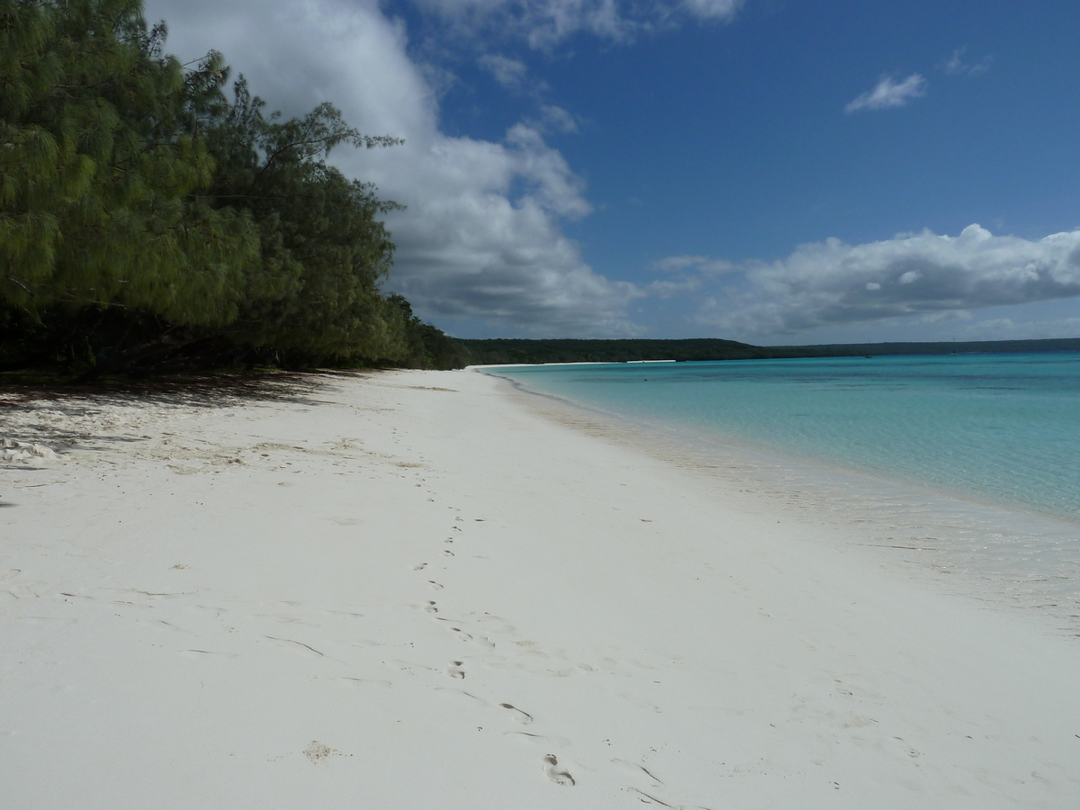 รูปถ่าย นิวแคลิโดเนีย(New Caledonia) เกาะลีฟู(Lifou) หาดลูเอ็งโกนี(Luengoni Beach) 2010-05 15