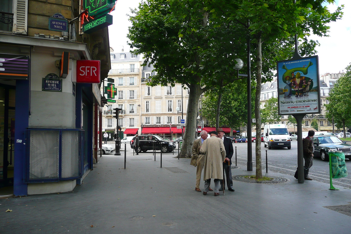 รูปถ่าย ฝรั่งเศส(France) ปารีส(Paris) ถนนนีเยล(Avenue Niel) 2007-06 95