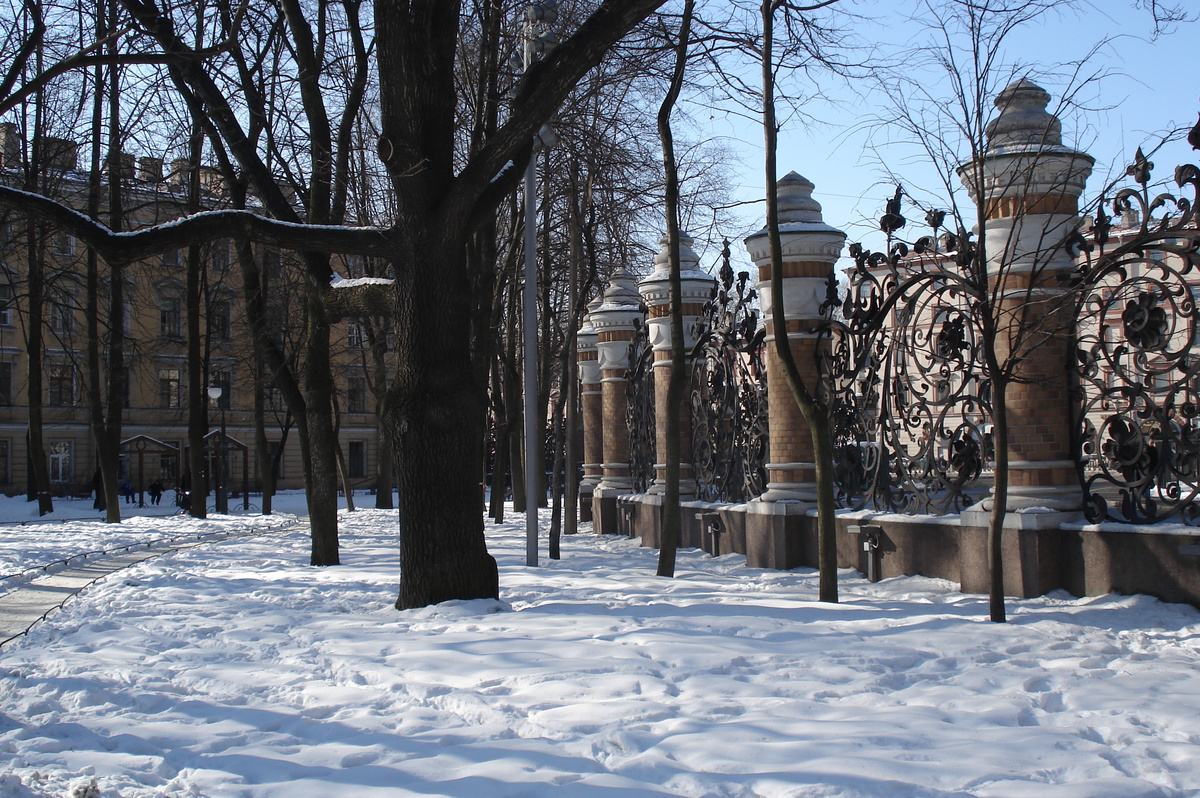 รูปถ่าย รัสเซีย(Russia) เซนต์ปีเตอร์สเบิร์ก(St Petersburg) มาร์โซโวโปล(Marsovo Pole) 2006-03 2