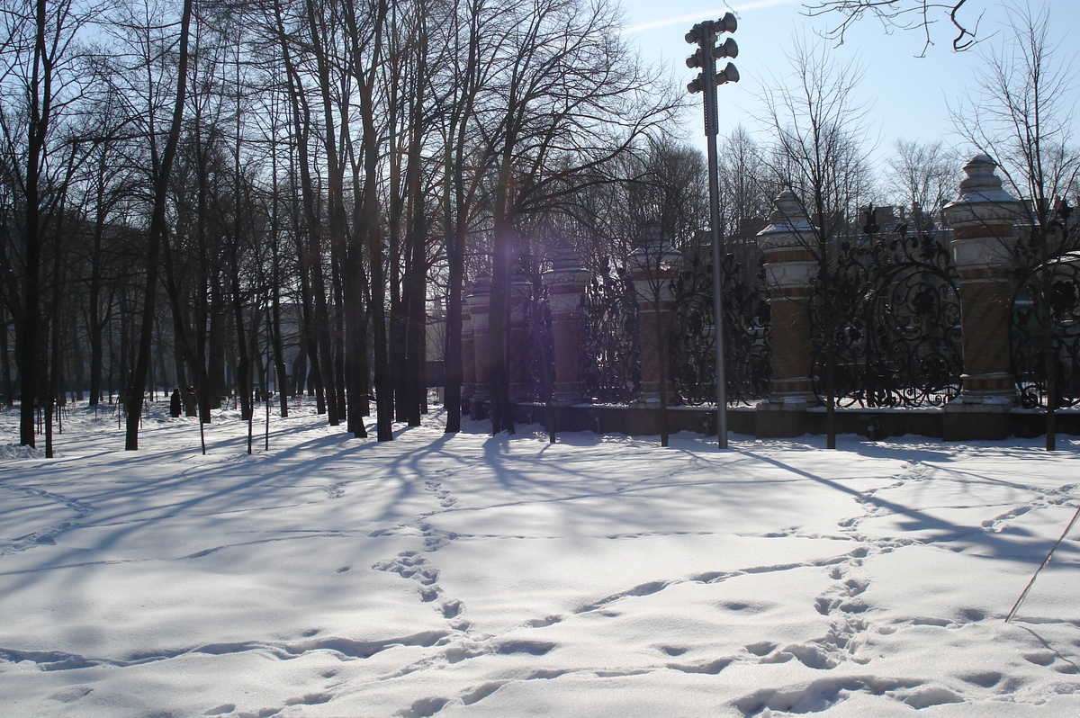 รูปถ่าย รัสเซีย(Russia) เซนต์ปีเตอร์สเบิร์ก(St Petersburg) มาร์โซโวโปล(Marsovo Pole) 2006-03 1