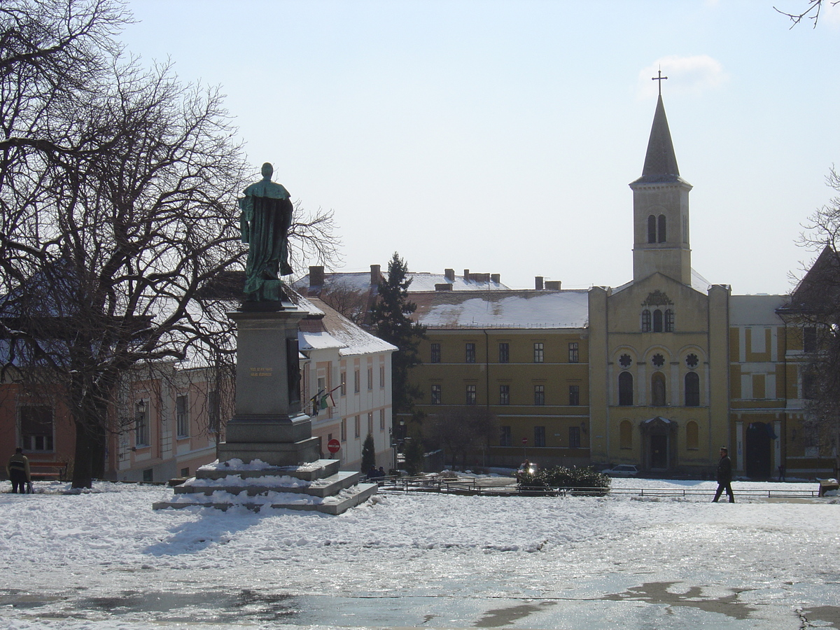 รูปถ่าย ฮังการี(Hungary) เปคส์(Pecs) 2005-03 7