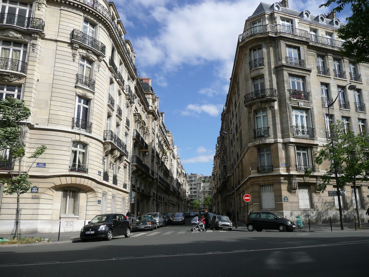 รูปถ่าย ฝรั่งเศส(France) ปารีส(Paris) คุ้มที่ 17 (17th Arrondissement) ถนนวากราม(Avenue de Wagram) 2007-05 39