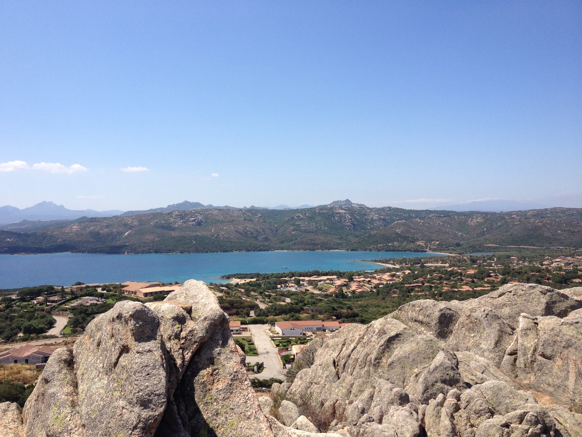 รูปถ่าย อิตาลี(Italy) ซาร์ดิเนีย(Sardinia) หินรูปหมี (รอกชาเดลลอร์โซ)(Roccia dell'Orso) 2015-06 30