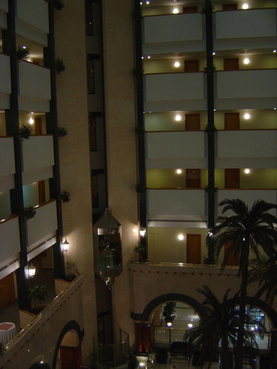 รูปถ่าย สหรัฐอาหรับเอมิเรตส์(United Arab Emirates) อาเลอิน(Al Ain) โรงแรมฮิลตัน(Hilton Hotel) 2005-03 24