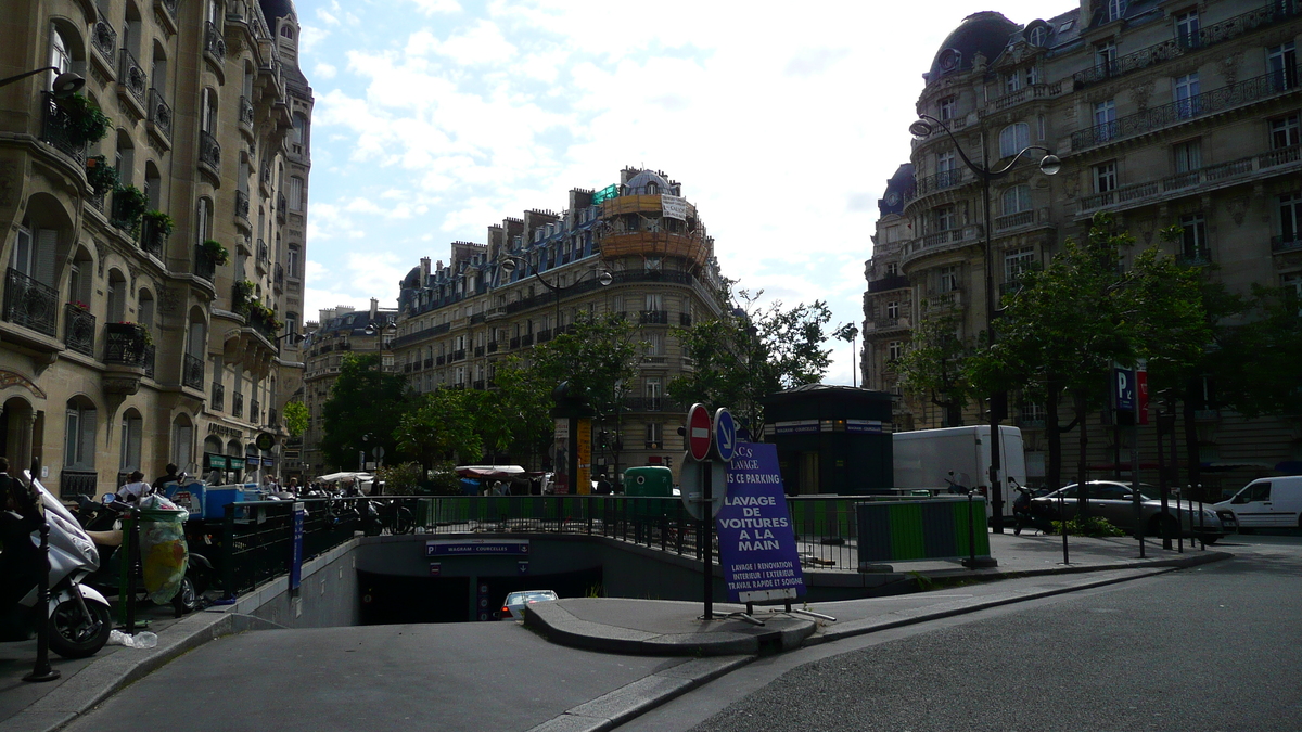 รูปถ่าย ฝรั่งเศส(France) ปารีส(Paris) คุ้มที่ 17 (17th Arrondissement) ถนนฌูฟรัว-ดาบ็อง(Rue Jouffroy d'Abbans) 2007-05 20