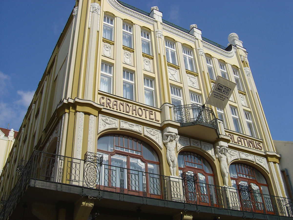 รูปถ่าย ฮังการี(Hungary) เปคส์(Pecs) 2005-03 10
