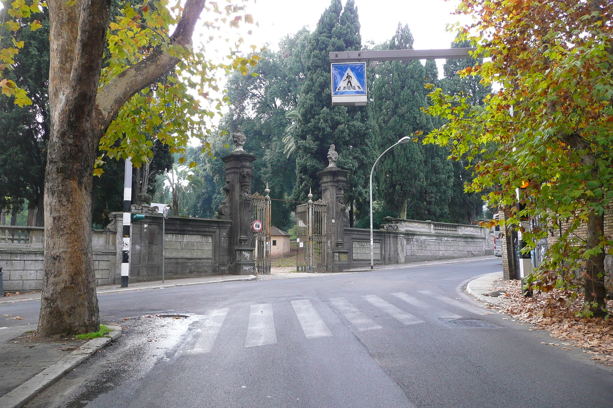 รูปถ่าย อิตาลี(Italy) โรม(Rome) ถนนนีโกลาฟาบรีซี(Via Nicola Fabrizi) 2007-11 3