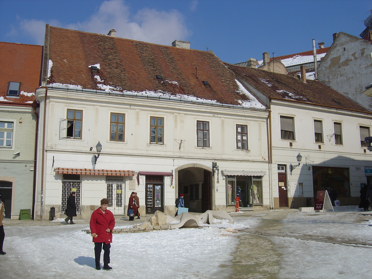 รูปถ่าย ฮังการี(Hungary) เปคส์(Pecs) 2005-03 43