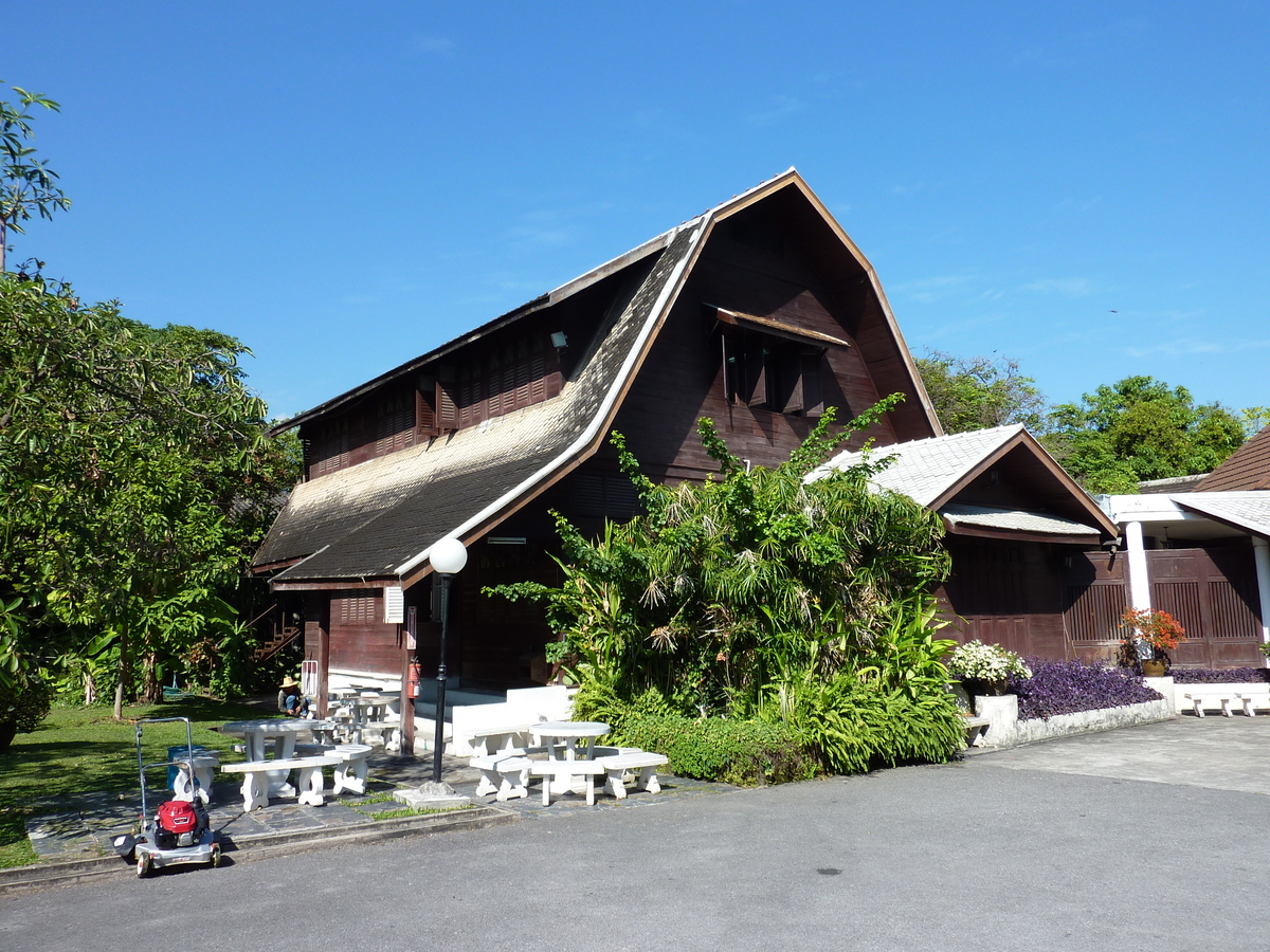 รูปถ่าย ไทย(Thailand) เชียงใหม่(Chiang Mai) ถนนราชดำเนิน(Rachadamnoen road) 2009-12 16