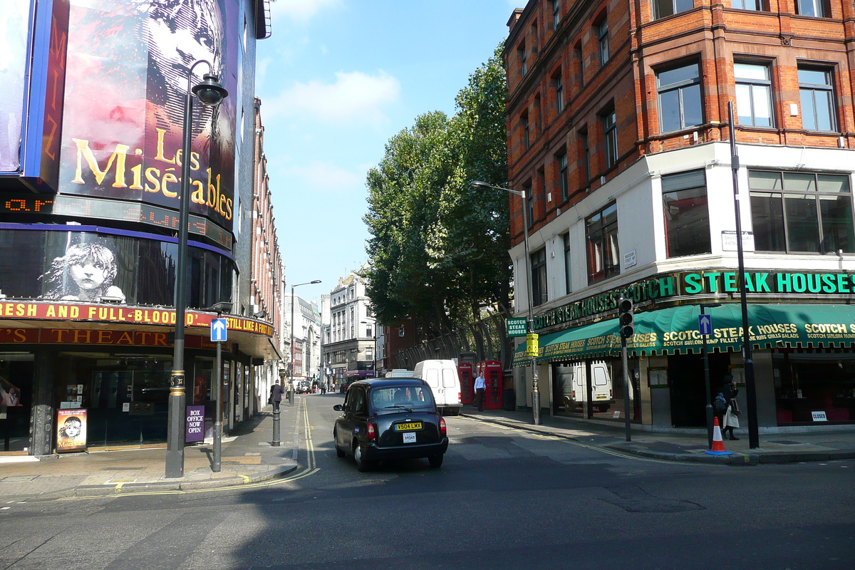 รูปถ่าย อังกฤษ(United Kingdom) ลอนดอน(London) ถนนแชฟตส์เบอรี(Shaftesbury Avenue) 2007-09 49