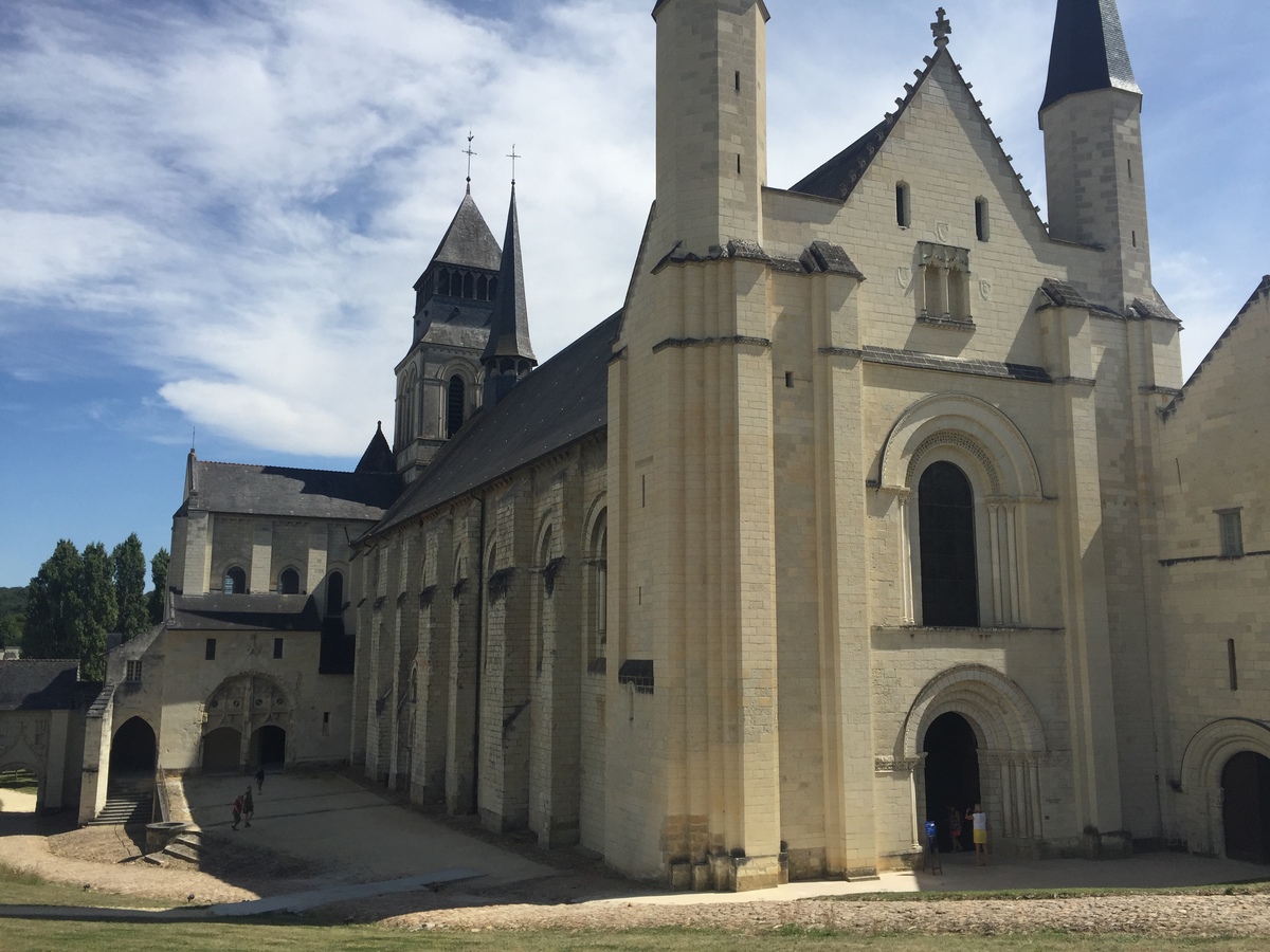 รูปถ่าย ฝรั่งเศส(France) แอบบีหลวงฟงเตอโวร์(Abbaye Royale de Fontevraud) 2017-08 16