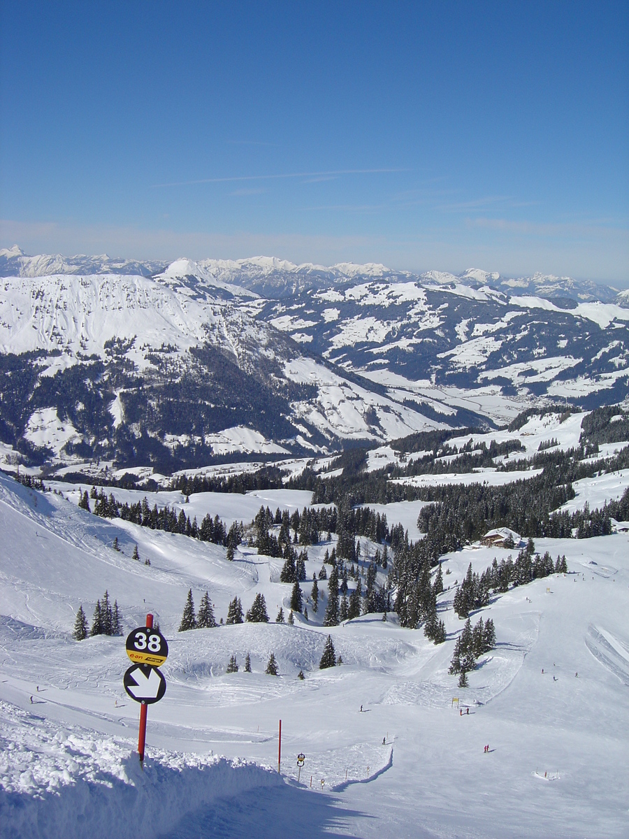 รูปถ่าย ออสเตรีย(Austria) คิทซ์บูเฮล(Kitzbuhel) สกี(Ski) 2005-03 131