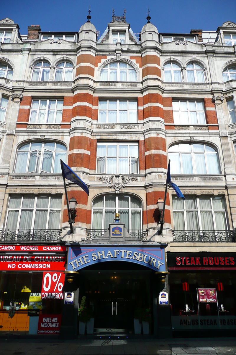 รูปถ่าย อังกฤษ(United Kingdom) ลอนดอน(London) ถนนแชฟตส์เบอรี(Shaftesbury Avenue) 2007-09 51