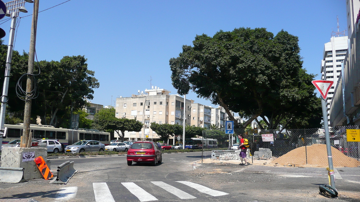 รูปถ่าย อิสราเอล(Israel) เทลอาวีฟ(Tel Aviv) ถนนอิบน์กบีรอล(Ibn Gvirol Street) 2007-06 62