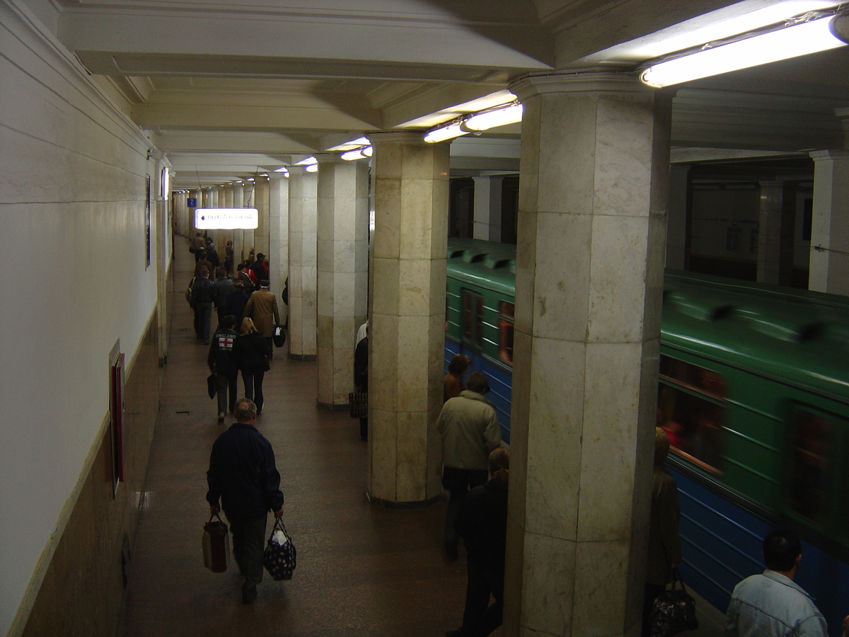 รูปถ่าย รัสเซีย(Russia) มอสโก(Moscow) รถไฟใต้ดิน(Subway) 2005-04 0