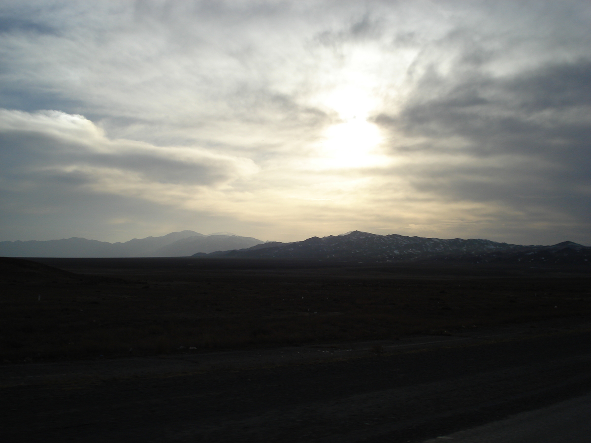 รูปถ่าย คาซัคสถาน(Kazakhstan) ถนนจากอัลมาตีไปหุบผาชารึน(Almaty to Charyn Canyon road) 2007-03 89