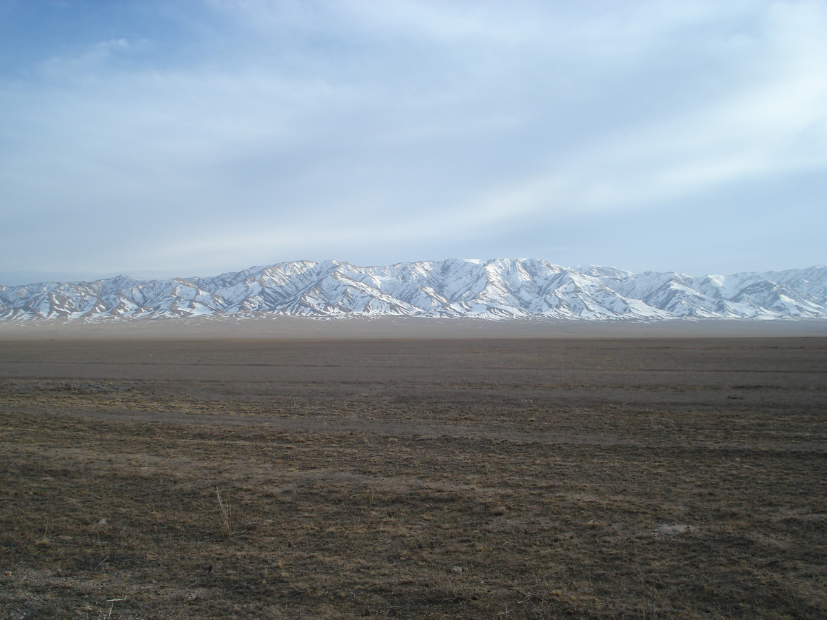 รูปถ่าย คาซัคสถาน(Kazakhstan) ถนนจากอัลมาตีไปหุบผาชารึน(Almaty to Charyn Canyon road) 2007-03 134