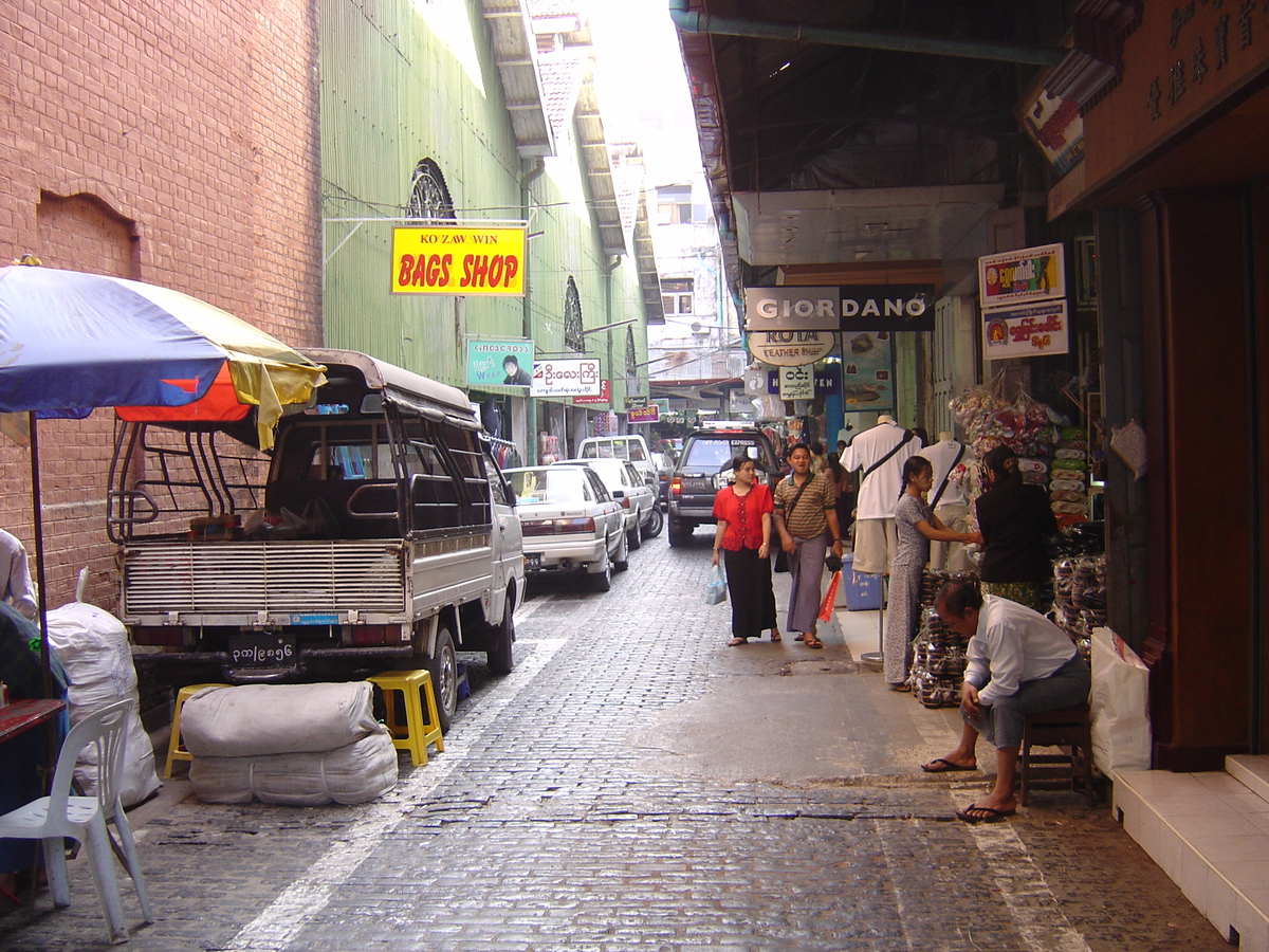 รูปถ่าย พม่า(Myanmar) ย่างกุ้ง(Yangon) 2005-01 226