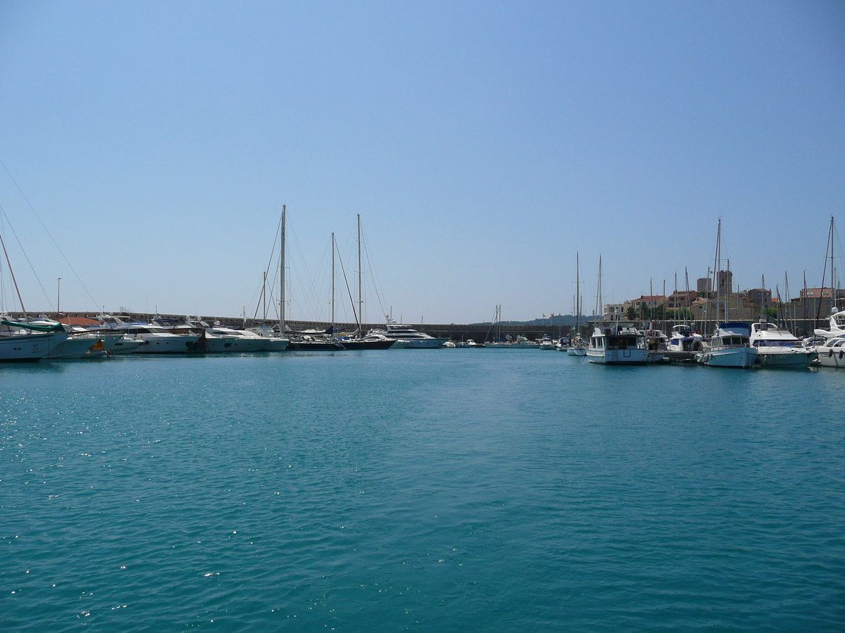 รูปถ่าย ฝรั่งเศส(France) อองทีป(Antibes) ท่าเรือโวบ็อง(Port Vauban) 2007-07 25