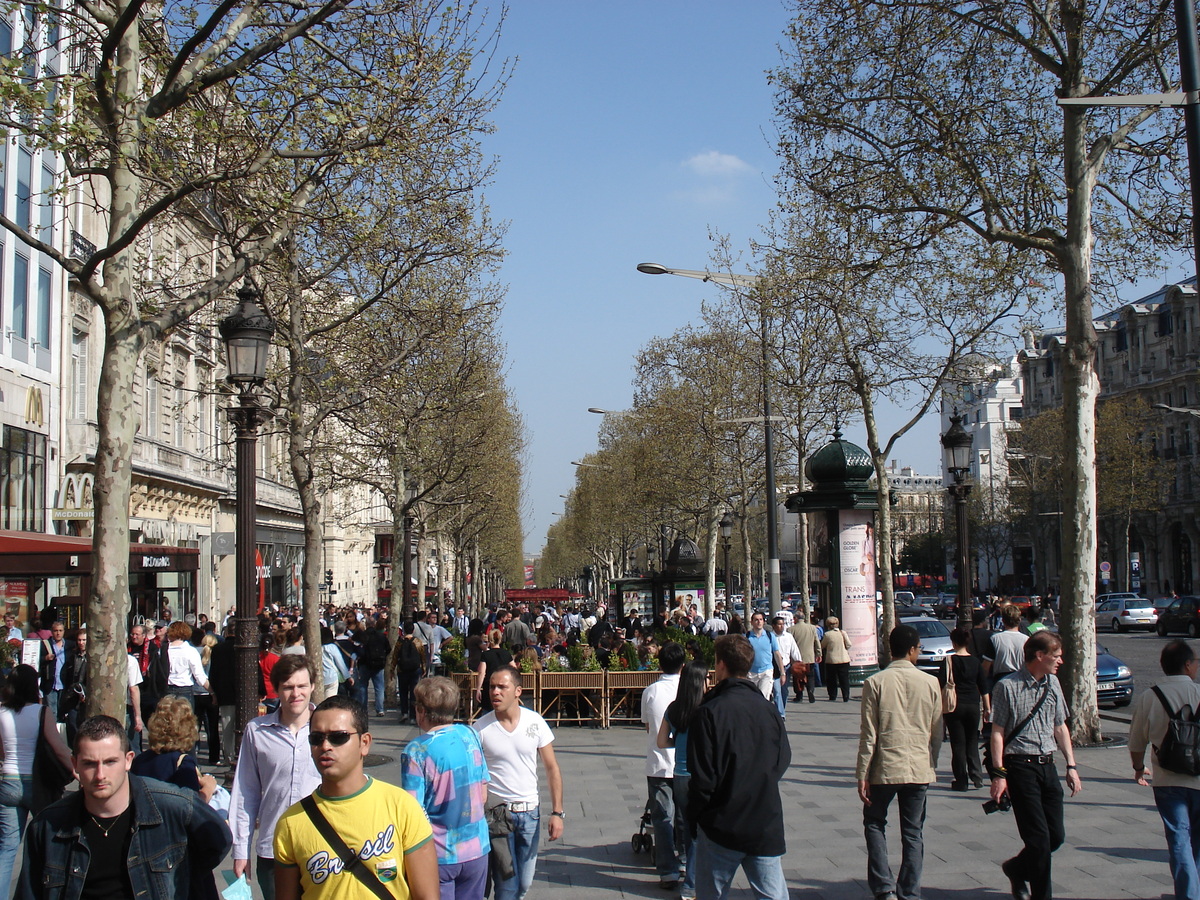 รูปถ่าย ฝรั่งเศส(France) ปารีส(Paris) ช็องเซลีเซ(Champs Elysees) 2006-04 20