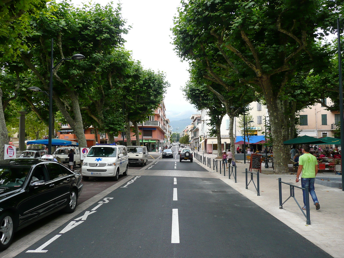 รูปถ่าย ฝรั่งเศส(France) วังซ์(Vence) จัตุรัสกร็องฌาร์แด็ง(Place du Grand Jardin) 2007-07 19