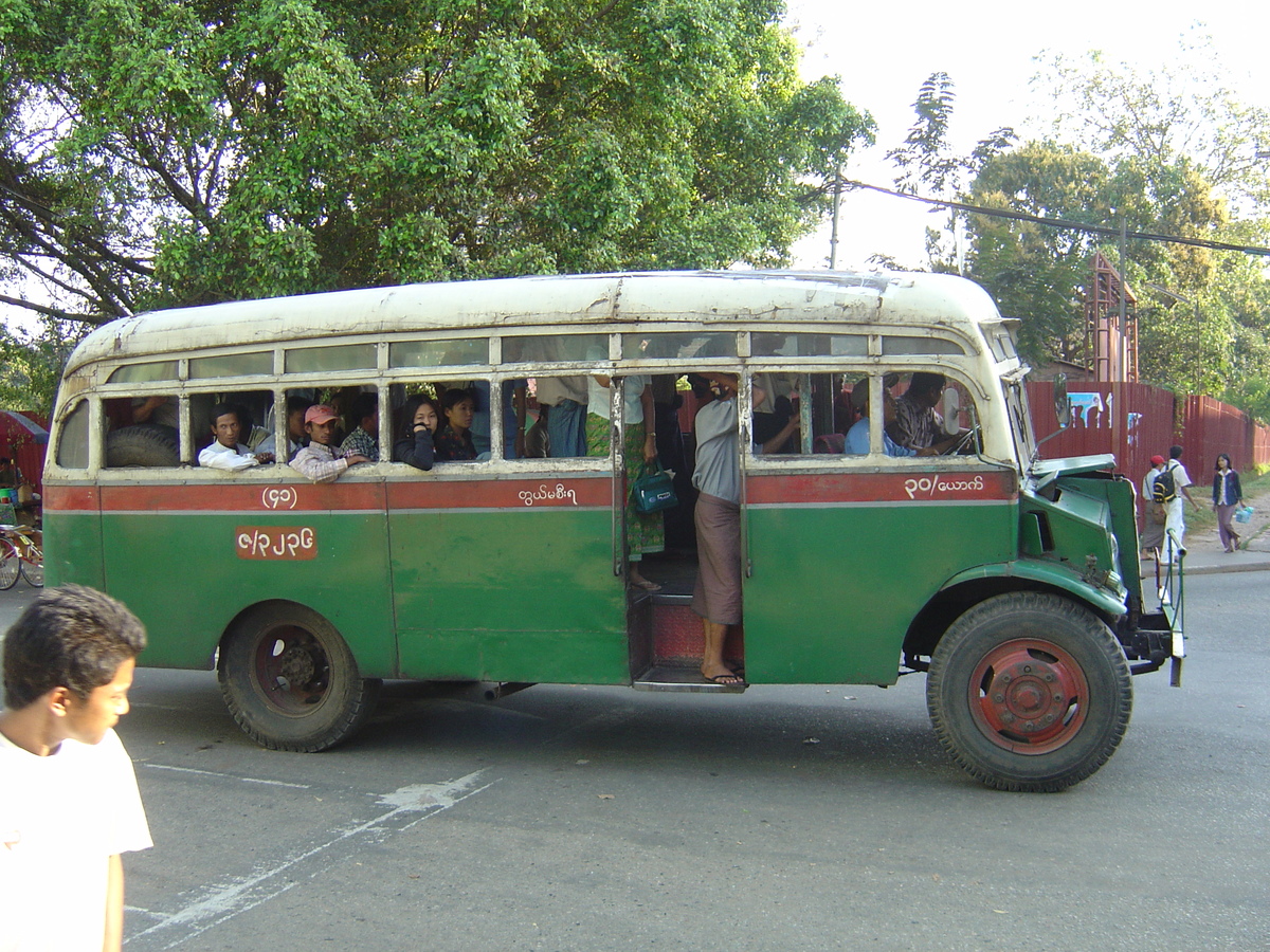 รูปถ่าย พม่า(Myanmar) ย่างกุ้ง(Yangon) 2005-01 13