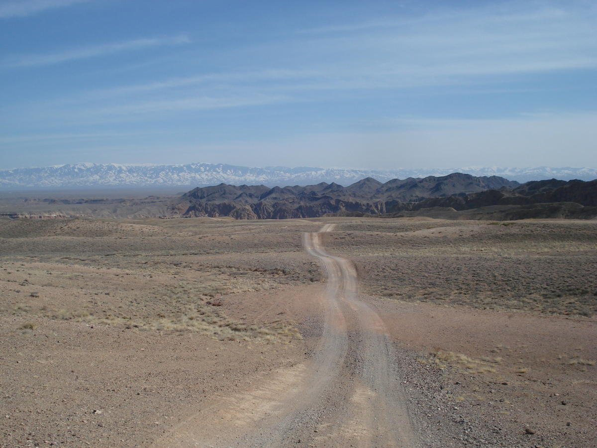 รูปถ่าย คาซัคสถาน(Kazakhstan) หุบผาชารึน(Charyn Canyon) 2007-03 14