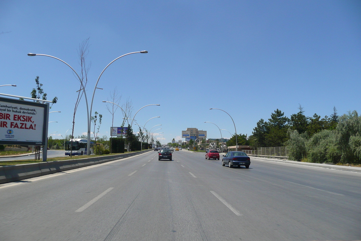 รูปถ่าย ตุรกี(Turkey) อังการา(Ankara) ถนนจากบิลเคนต์ไปอังการา(Bilkent to Ankara road) 2008-07 16