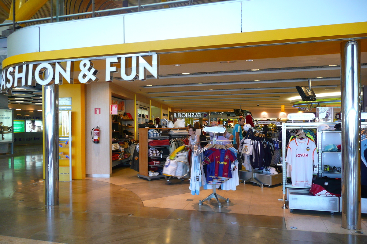 รูปถ่าย สเปน(Spain) มาดริค(Madrid) ท่าอากาศยานบาราคัส(Barajas Airport) 2007-09 57