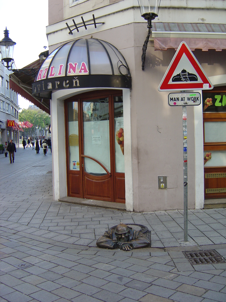 รูปถ่าย สโลวะเกีย(Slovakia) บราทิสลาวา(Bratislava) 2004-11 37