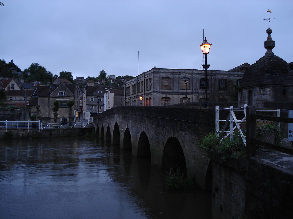รูปถ่าย อังกฤษ(United Kingdom) แบรดฟอร์ดออนเอวอน(Bradford on Avon) 2006-05 7