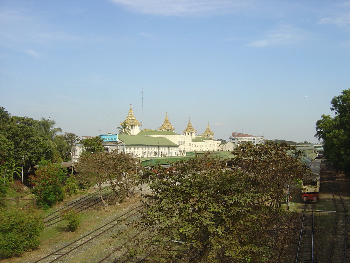 รูปถ่าย พม่า(Myanmar) ย่างกุ้ง(Yangon) 2005-01 225