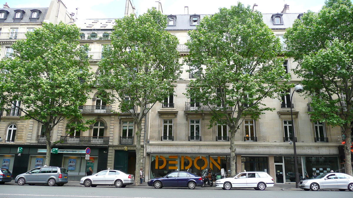 รูปถ่าย ฝรั่งเศส(France) ปารีส(Paris) บูเลอวาร์ด  มาเลแอร์บ(Boulevard Malesherbes) 2007-05 89