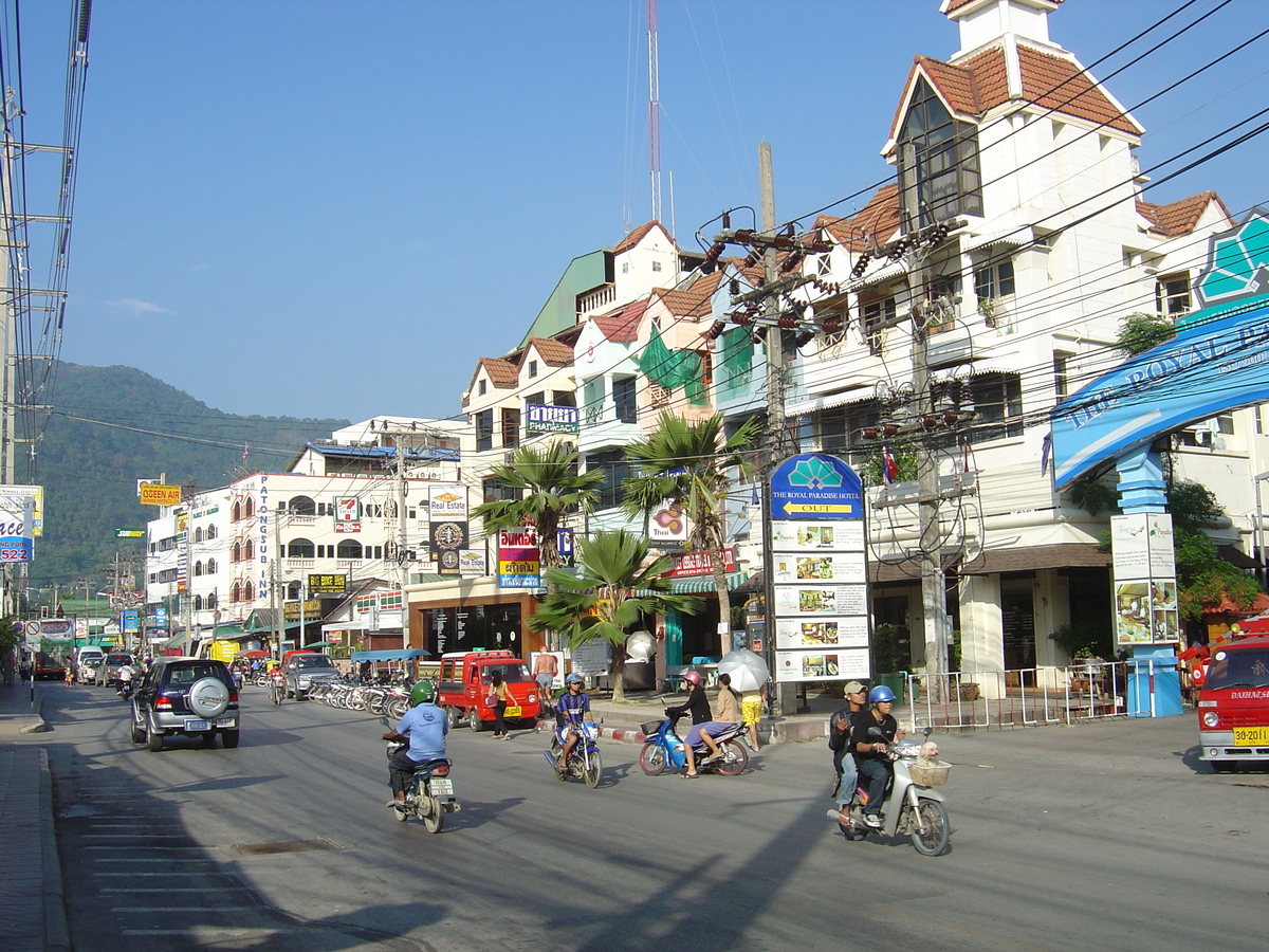รูปถ่าย ไทย(Thailand) ภูเก็ต(Phuket) ป่าตอง(Patong) ถนนสาย 2(2nd Road) 2005-12 32