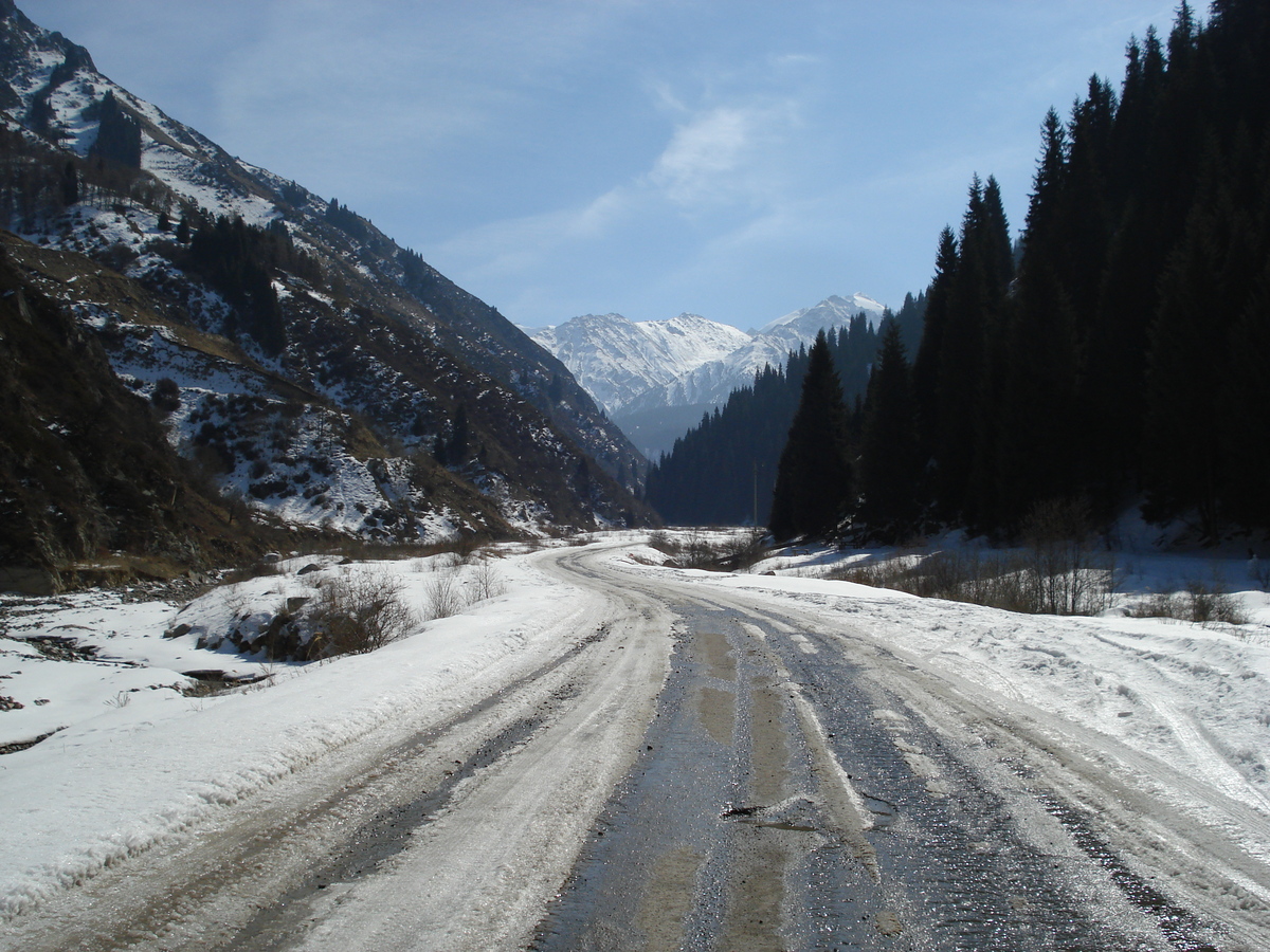 รูปถ่าย คาซัคสถาน(Kazakhstan) อุทยานแห่งชาติอีเลอาลาเตา(Ile Alatau National Park) 2007-03 14