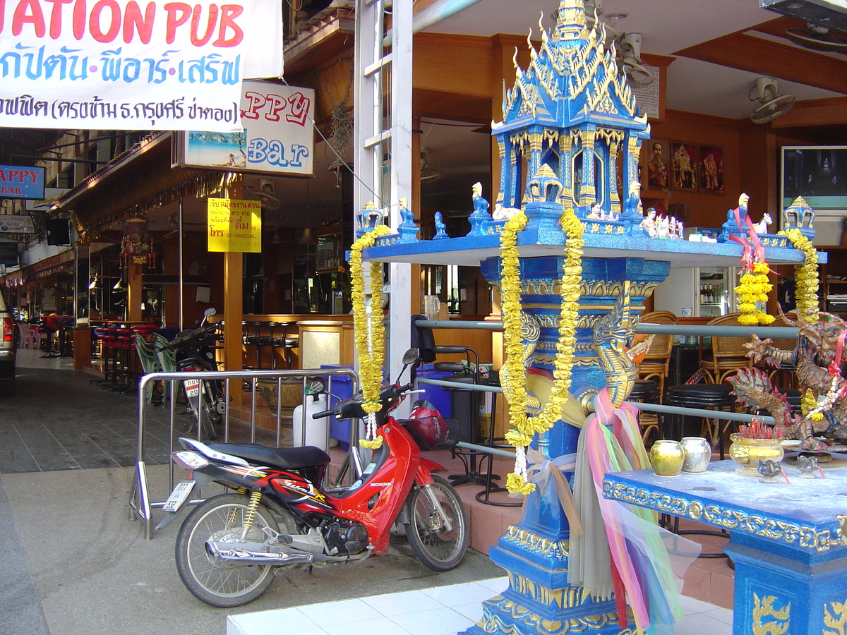 รูปถ่าย ไทย(Thailand) ภูเก็ต(Phuket) ป่าตอง(Patong) ถนนสาย 2(2nd Road) 2005-12 34