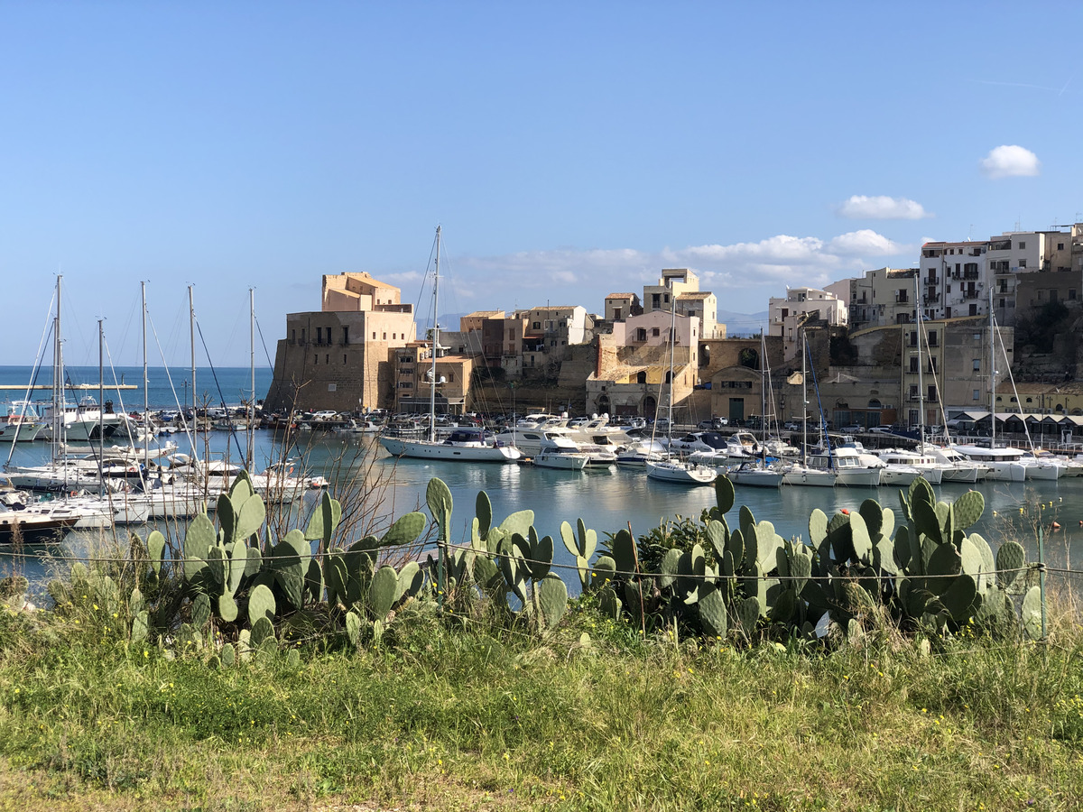 รูปถ่าย อิตาลี(Italy) ซิซิลี(Sicily) กัสเตลลัมมาเรเดลโกลโฟ(Castellammare del Golfo) 2020-02 26