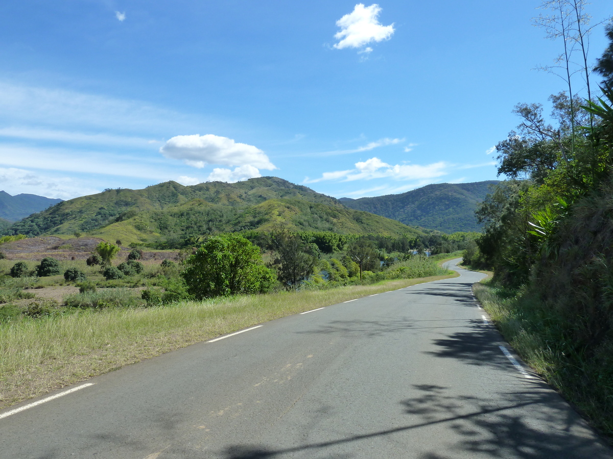 รูปถ่าย นิวแคลิโดเนีย(New Caledonia) ถนนจากตงตูตาไปทีโอ(Tontouta to Thio road) 2010-05 114