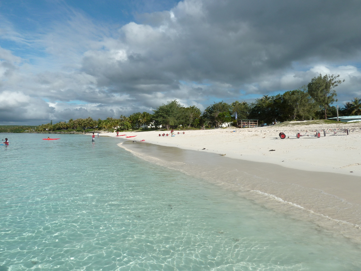 รูปถ่าย นิวแคลิโดเนีย(New Caledonia) เกาะลีฟู(Lifou) อ่าวชาโตบรีย็อง(Chateaubriand Bay) 2010-05 85