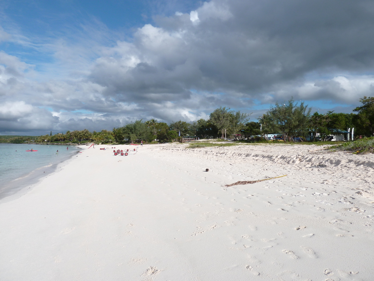 รูปถ่าย นิวแคลิโดเนีย(New Caledonia) เกาะลีฟู(Lifou) อ่าวชาโตบรีย็อง(Chateaubriand Bay) 2010-05 82