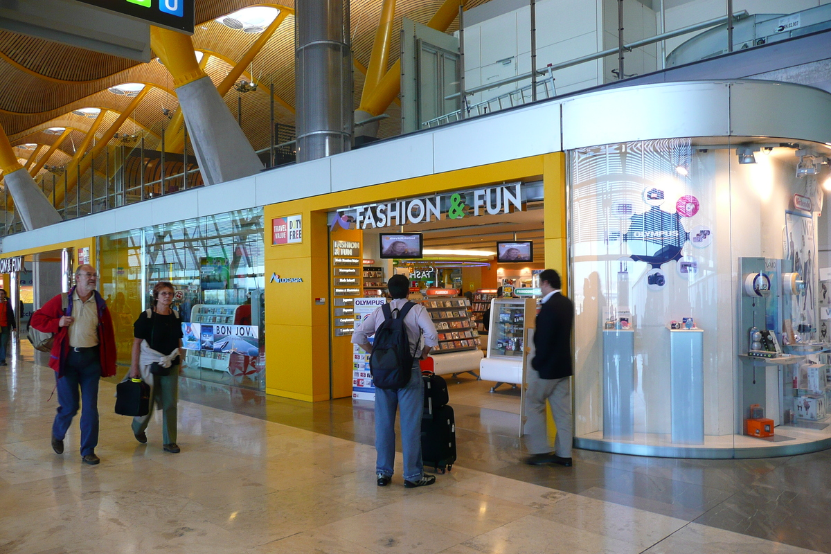 รูปถ่าย สเปน(Spain) มาดริค(Madrid) ท่าอากาศยานบาราคัส(Barajas Airport) 2007-09 54