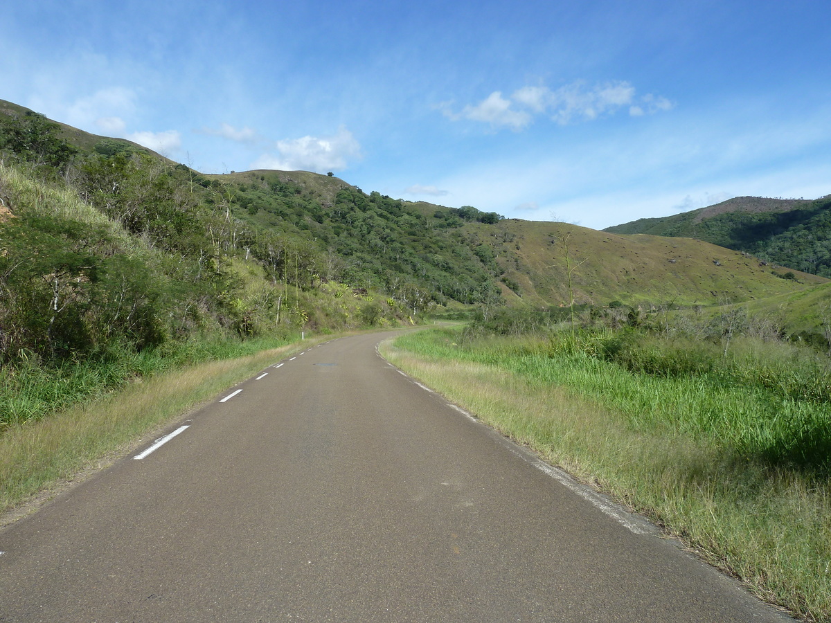 รูปถ่าย นิวแคลิโดเนีย(New Caledonia) ถนนจากตงตูตาไปทีโอ(Tontouta to Thio road) 2010-05 8