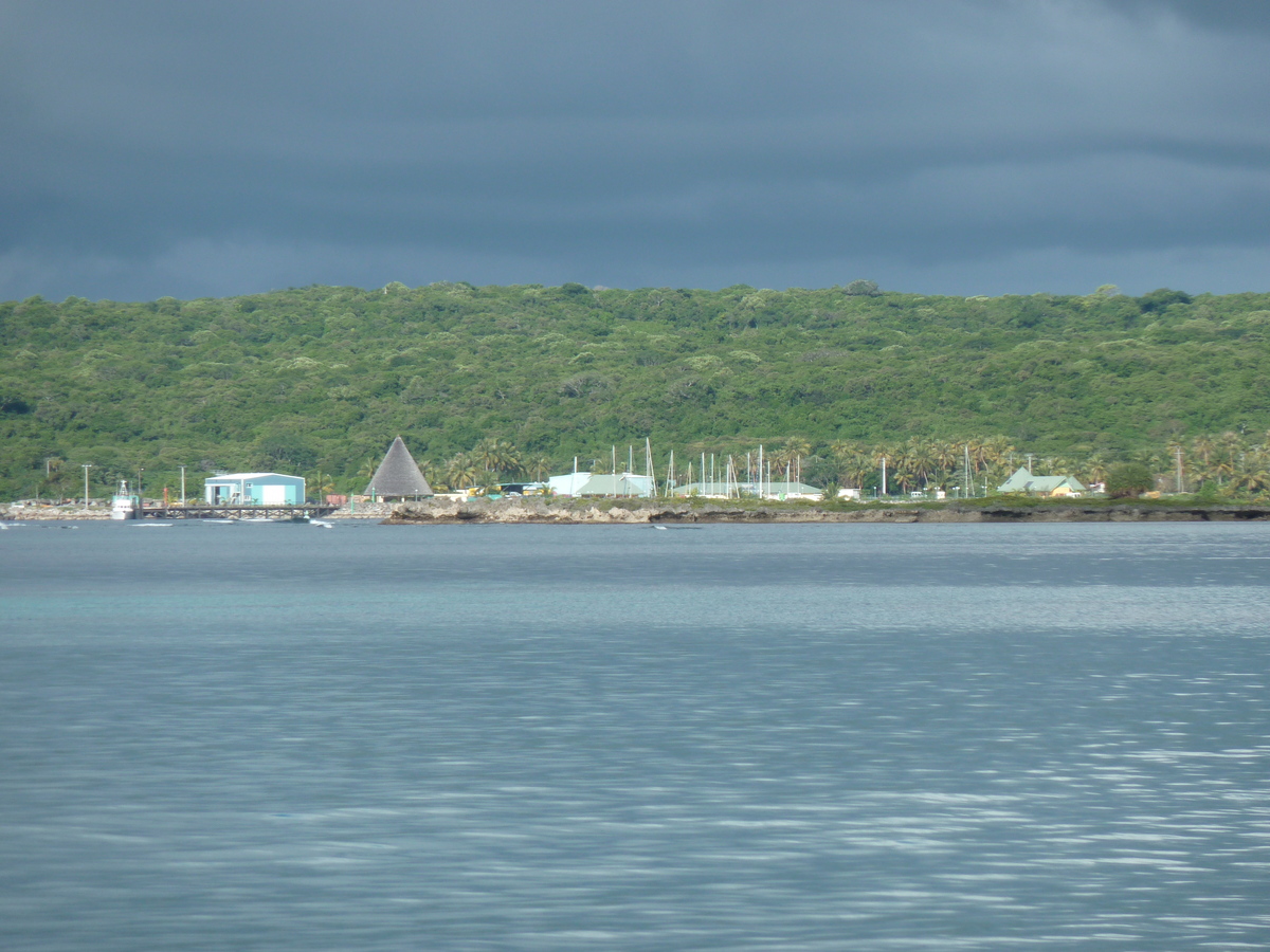 รูปถ่าย นิวแคลิโดเนีย(New Caledonia) เกาะลีฟู(Lifou) อ่าวชาโตบรีย็อง(Chateaubriand Bay) 2010-05 46